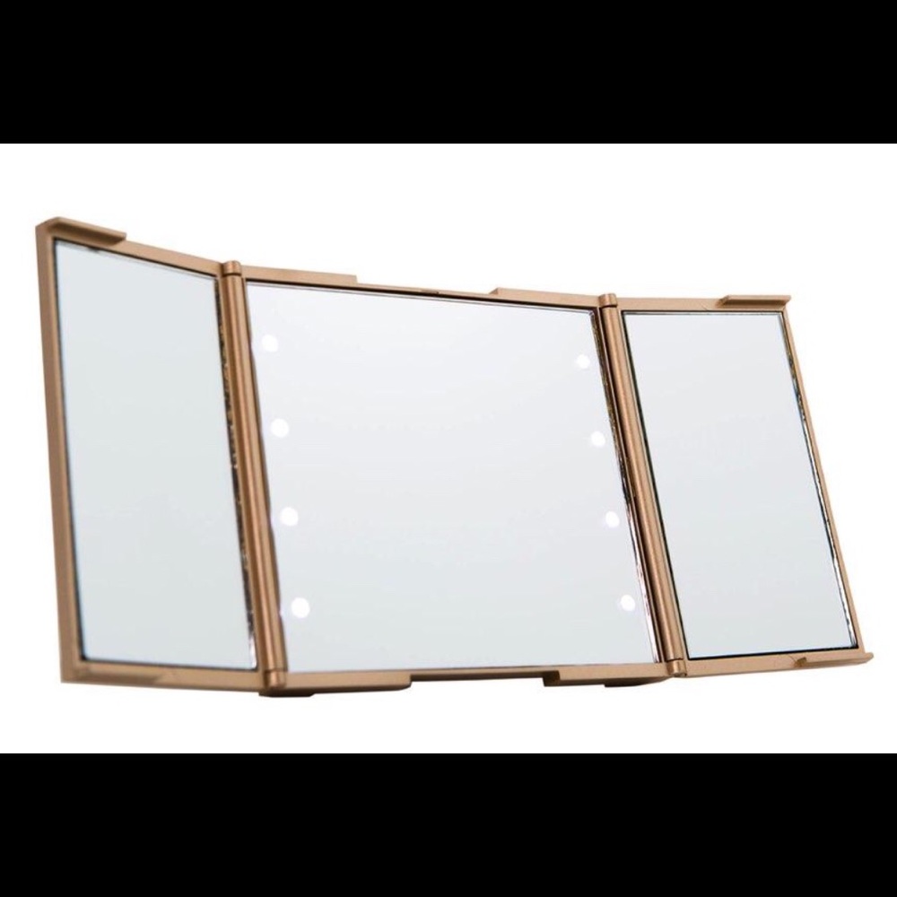Threefold LED Compact Mirror